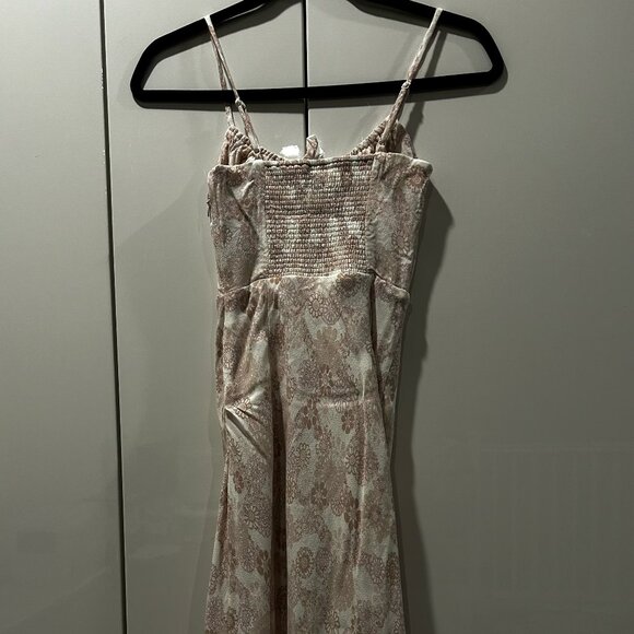 Aritzia Wilfred Bellow Midi dress | Pink and Cream | Size 00 - Picture 4 of 7
